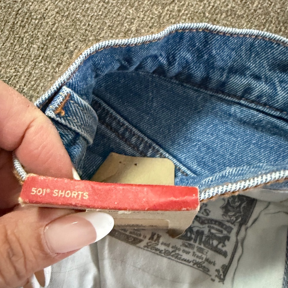 NWT Levi's 501 Original High Rise Denim Shorts - Picture 5 of 7